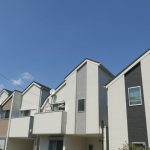 立ち並ぶ狭小住宅