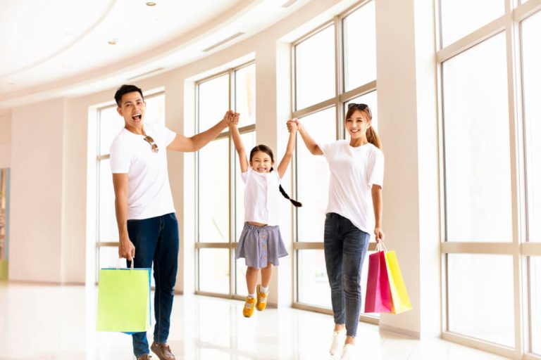 家族と一緒に楽しめる!神奈川のおすすめショッピングモール10選 ショッピングを楽しむ家族